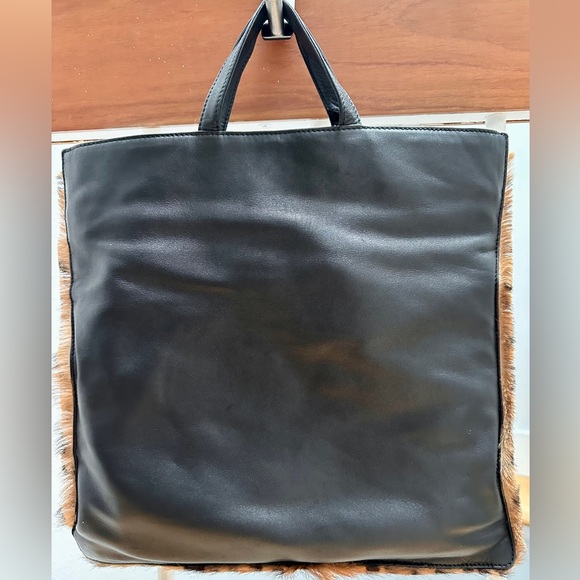 LOEWE Leather and Leopard Print Tote with Black Handles - Picture 2 of 8